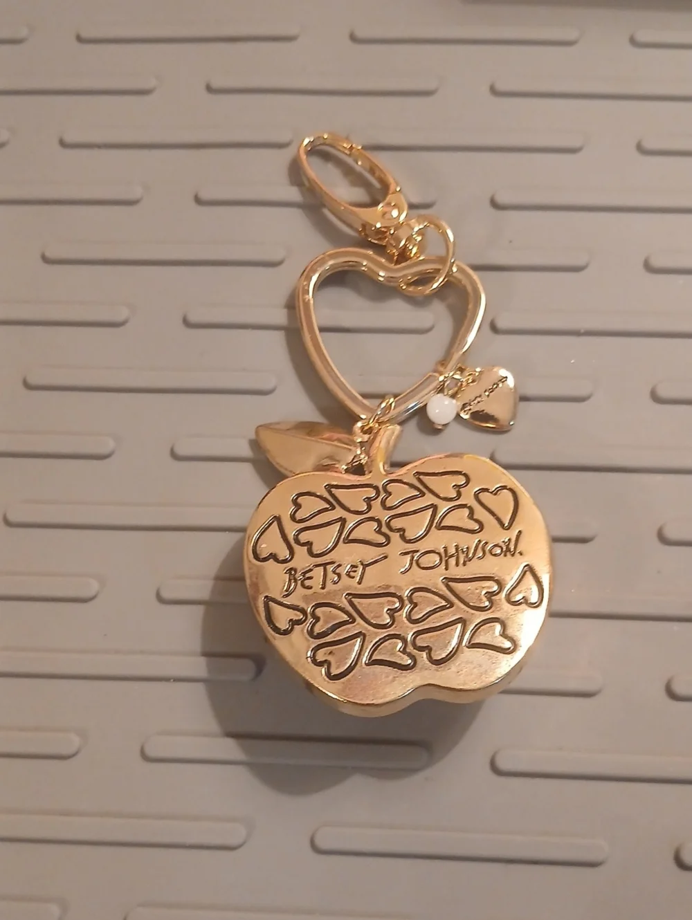 Betsey Johnson Red Rhinestone Apple Keychain Heart Charm New in Box